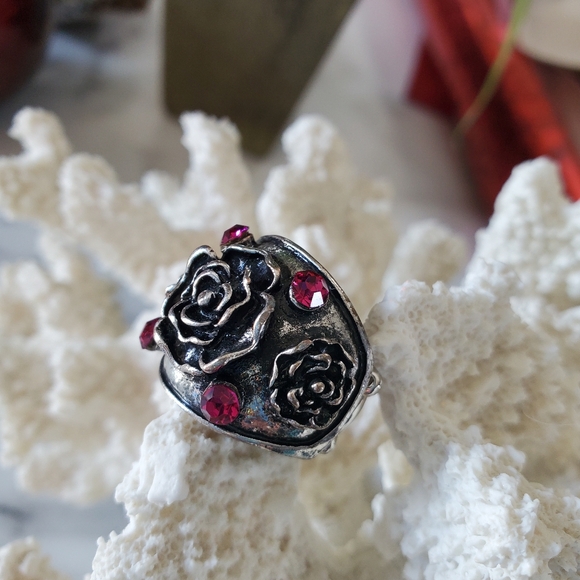 Flower Silver Tone Stretch Ring with Fuchsia Pink Stones 💥3 for $24💥 - Picture 11 of 16
